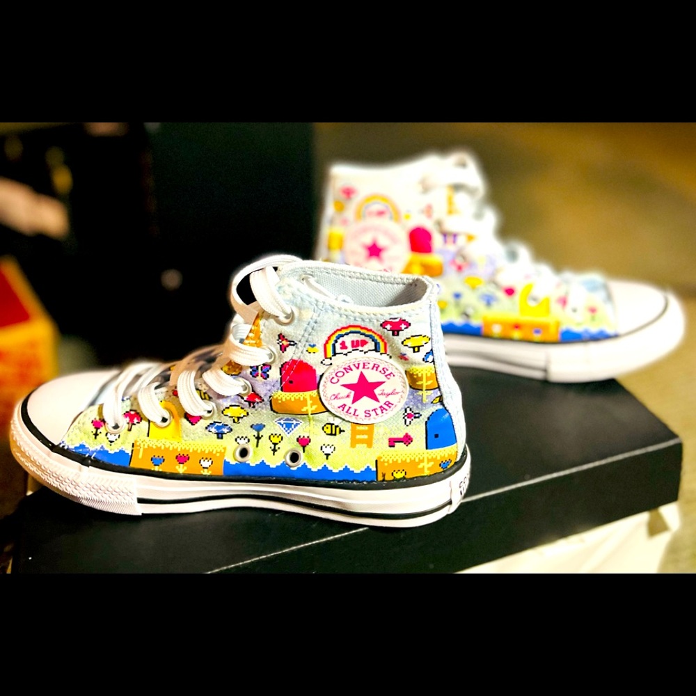 **SOLD** ✨NEW✨ Converse ‘Gamer’Chuck Taylor All-Star High, Youth Size 1 - $45 - Picture 1 of 11